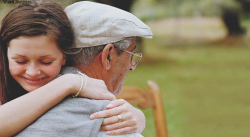 OMS PIDE A HIJOS Y NIETOS LLAMAR A DIARIO A PADRES Y ABUELOS CONFINADOS