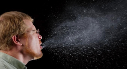 ESTORNUDO PUEDE IMPULSAR GOTAS NASALES HASTA 7 U 8 METROS