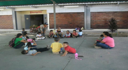 Niños y niñas disfrutan en vacaciones 2017 Agosto de Escuelas abiertas.