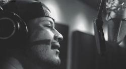 ALEXANDER BEJA LANZA SU PRIMER SENCILLO “HOJA EN BLANCO”