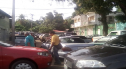 Colas y mas colas en estaciones de servicios de Puerto Ayacucho