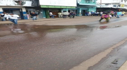Bote de agua tiene más de 6 meses en la Av. Orinoco