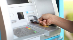 Bancos tienen 48 horas para eliminar límite de emisión de cajeros automáticos