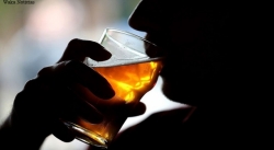 CONSUMO EXCESIVO DE ALCOHOL PUEDE SER LETAL EN CASO DE CONTRAER CORONAVIRUS