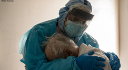 Cada 33 segundos muere una persona por coronavirus en EE.UU., según la Universidad Johns Hopkins