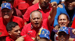 CABELLO ADVIERTE: TENEMOS 4 MILLONES DE MILICIANOS ARMADOS CON KALASHNIKOV Y CON DIGNIDAD