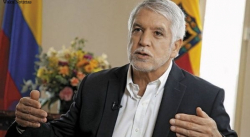 ALCALDE DE BOGOTÁ PROPONE VISAR Y CEDULAR A VENEZOLANOS QUE RESIDEN EN LA CIUDAD