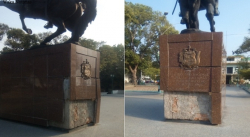 ESTATUA ECUESTRE DEL LIBERTADOR EN LA PLAZA BOLIVAR SE DESMORONA A PEDAZOS