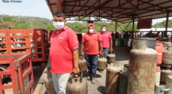 133 FAMILIAS AMAZONENSES DEL BARRIO TÁCHIRA CLAMAN A GAS COMUNAL AMAZONAS LES REGRESEN SUS BOMBONAS