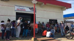 HABITANTES DEL SECTOR EL BURRO DENUNCIAN QUE BOMBONAS DE 10 KG SON VENDIDAS EN 3.500 PESOS COLOMBIANOS