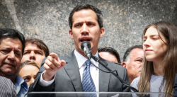 Guaidó denunció que Maduro intenta mover desde el Bandes 1.200 millones de dolares a Uruguay