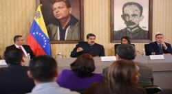 Maduro firma decreto para crear ley de la Comisión de la Verdad en la ANC