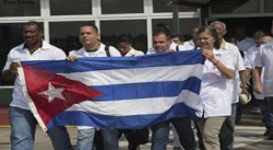 DENUNCIARON QUE CUBA ENVÍA HASTA 50.000 MÉDICOS CUBANOS AL EXTRANJERO PARA TRABAJAR EN CONDICIONES DIFÍCILES