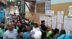 Abren centros de votación para elegir a los 335 alcaldes