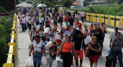 MÁS DEL 42 % DE LOS VENEZOLANOS EN COLOMBIA VIVEN DE MANERA IRREGULAR