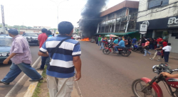 Una moto se prendió en llamas en la Av. Orinoco 