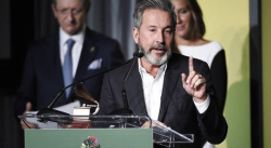 Ricardo Montaner: Mientras recibo un Grammy hay gente escarbando en la basura para comer