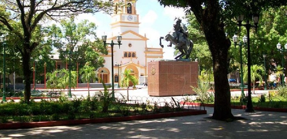 xxplaza-de-puerto-ayacuchoxx.jpg